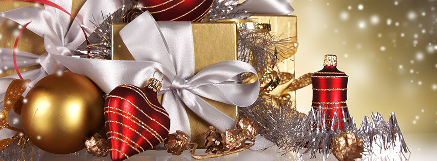 <h5>Free Facebook Christmas Covers - Red Heart Gold Ornaments</h5>